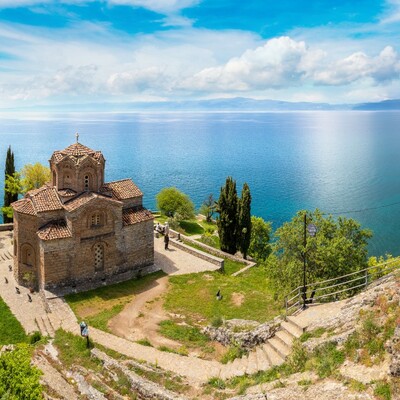 Manastirski kompleks Sv. Naum u stijenama Ohridskog jezera