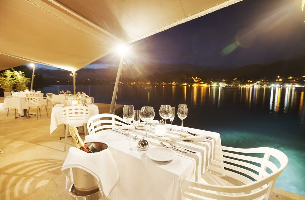 Cavtat, Hotel Croatia, večera uz more