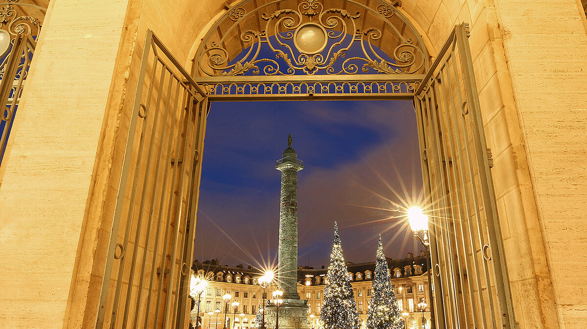 Trg Place Vendome u noćnom osvjetljenju, Advent u Parizu