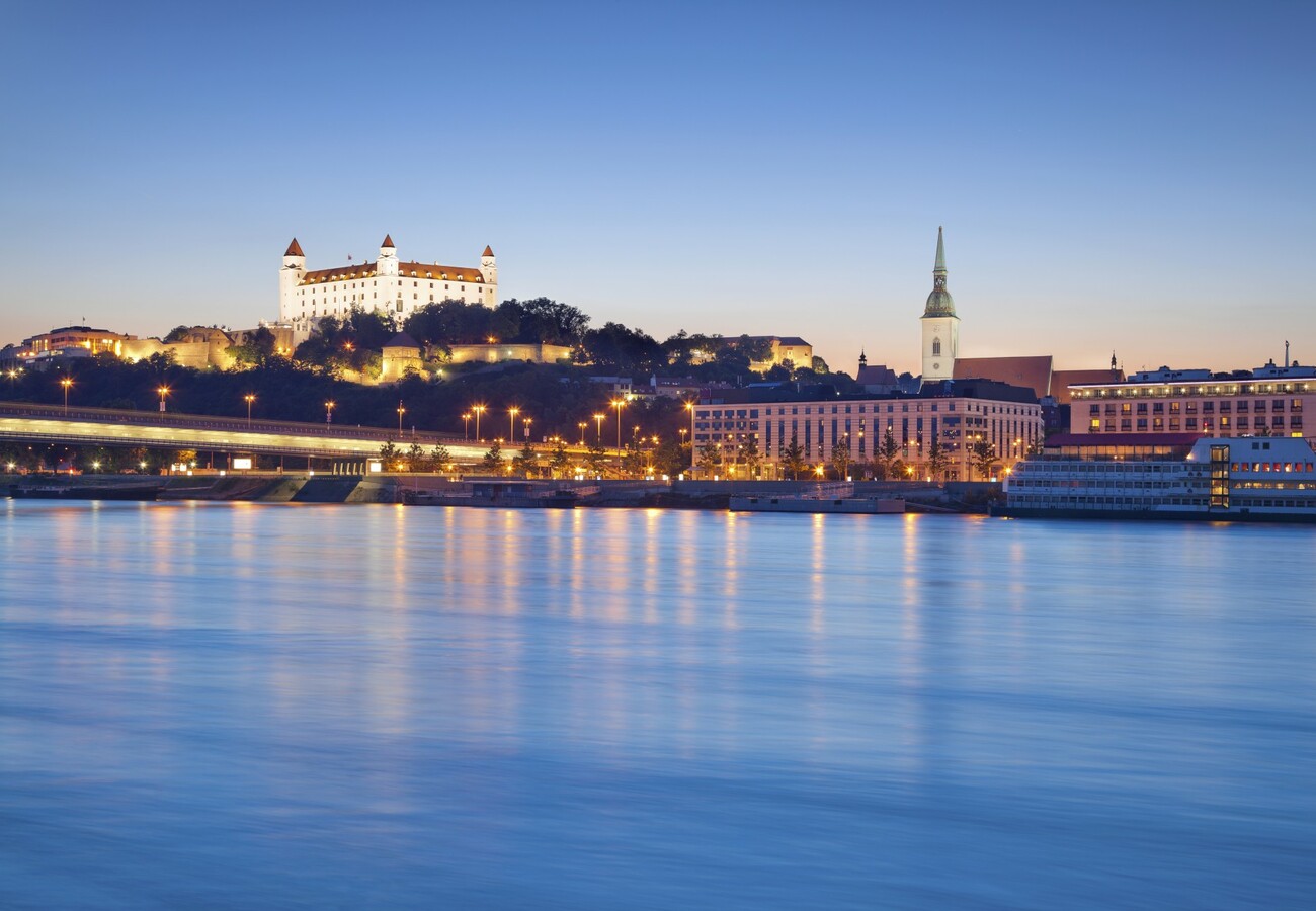 Bratislavski dvorac uz Dunav, Bratislava putovanje, Mondo travel