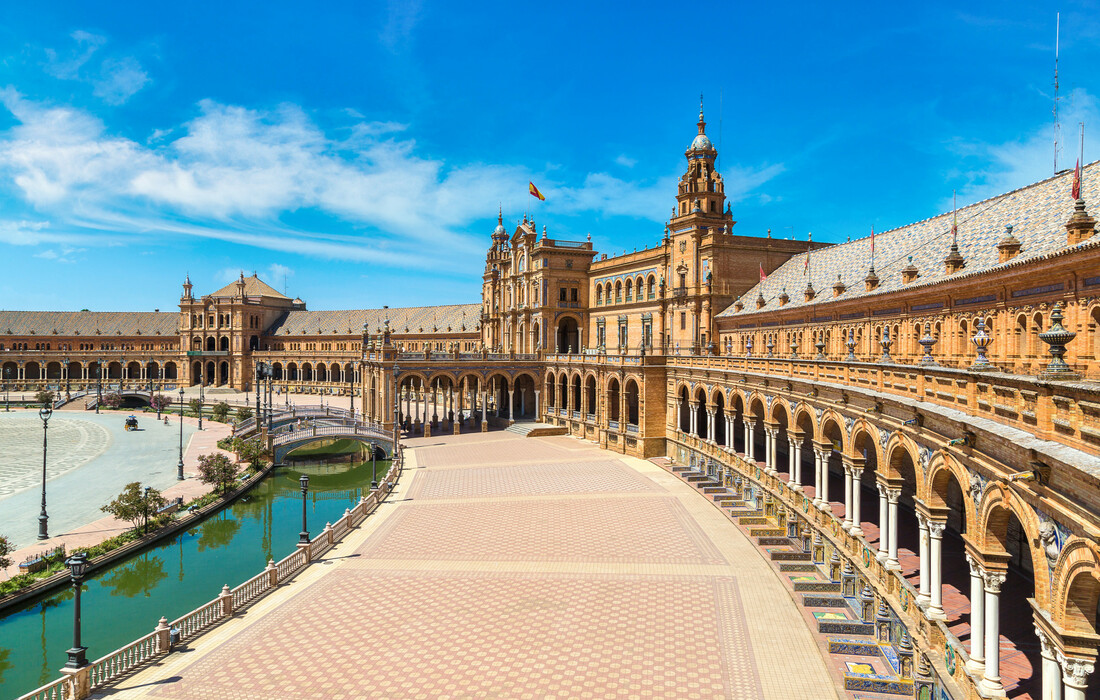 Plaza Espana u Sevilli, putovanje Andaluzija, garantirani polasci, putovanje avionom, mondo travel