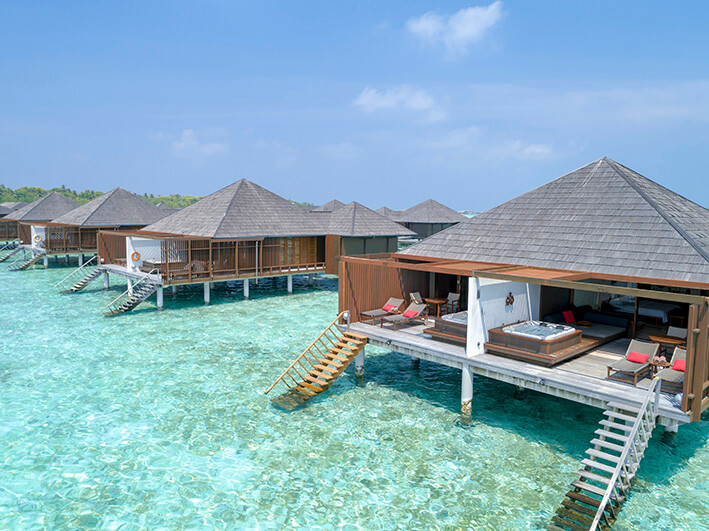 Maldivi ponuda vila na vodi, Paradise Island Resort & Spa, jacuzzi water villa