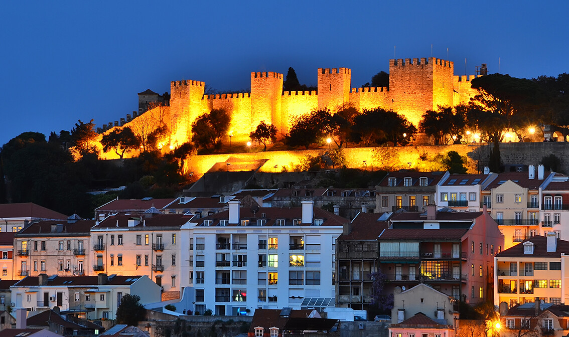 Portugal, Lisabon, pogled na dvorac Sao Jorge , putovanje zrakoplovom, grupni i garantirani polasci