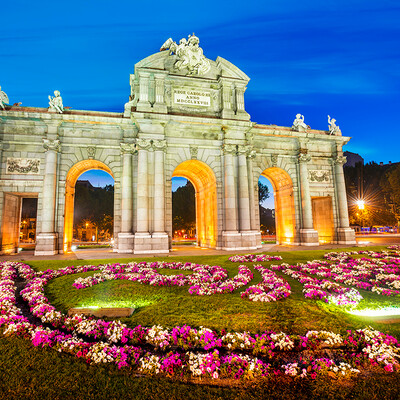 Trijumfalni luk Puerta de Alcala , putovanje u Madrid, europska putovanja, avionom