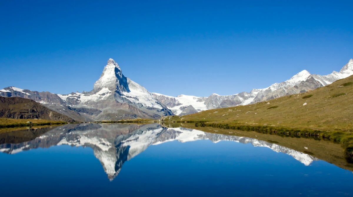 Vrh Matterhorn na 4477 m, putovanje Švicarska, putovanje autobusom, skijanje Zermatt