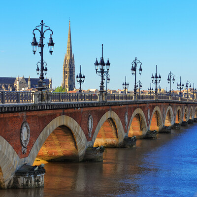 Bordeaux, putovanje avionom, most Pont de Pierre, mondo travel