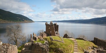 ruševine dvorca Urquhart, čarobna škotska, garantirano putoavanje