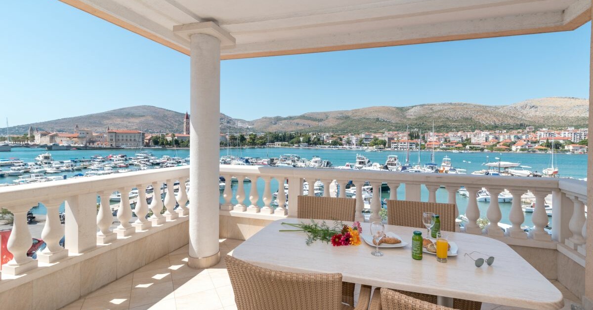 Trogir  Hotel Trogir Palace Mondo Travel