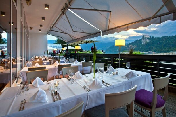 Skijanje i wellness u Sloveniji, Bled, Hotel Kompas, restoran terasa