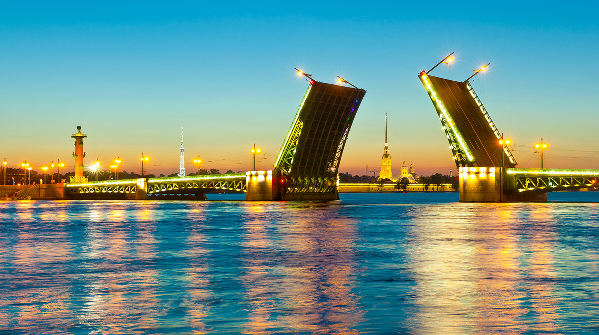 Mostovi u St.Peterburgu, Bijele noći, putovanje avionom