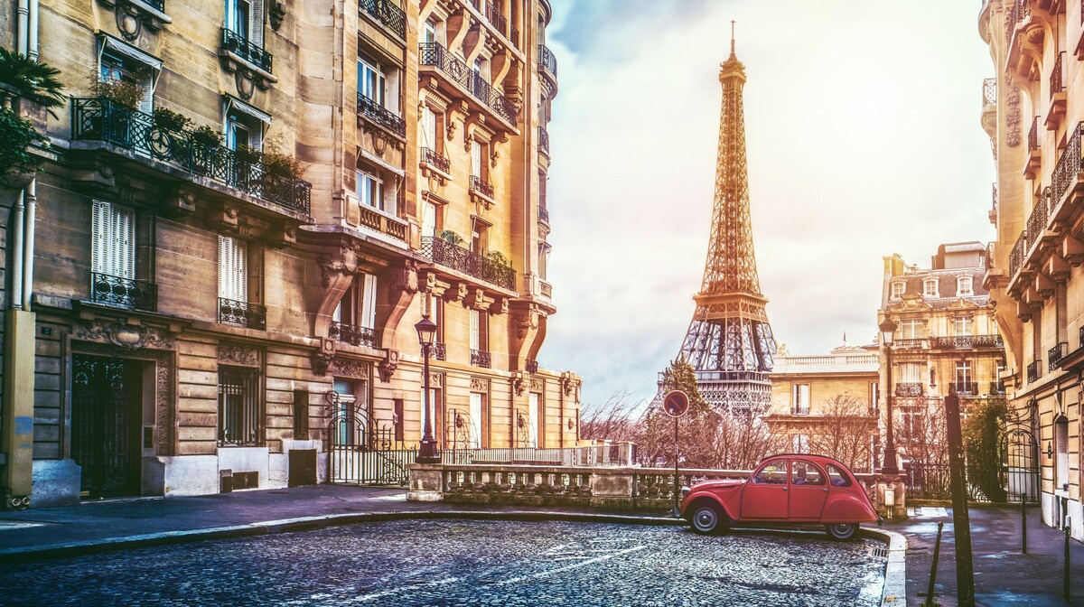 Eiffelov toranj u Parizu, europska putovanja