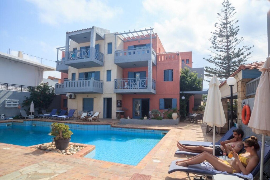 Kreta mondo travel, Hotel Marilisa, bazen i ležaljke