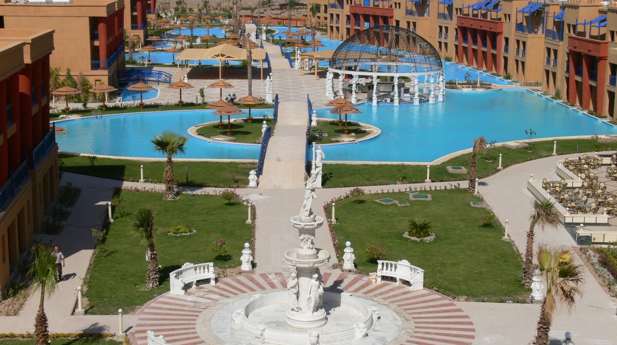 Egipat ljetovanje, Hurghada, Hotel Titanic Palace, bazeni