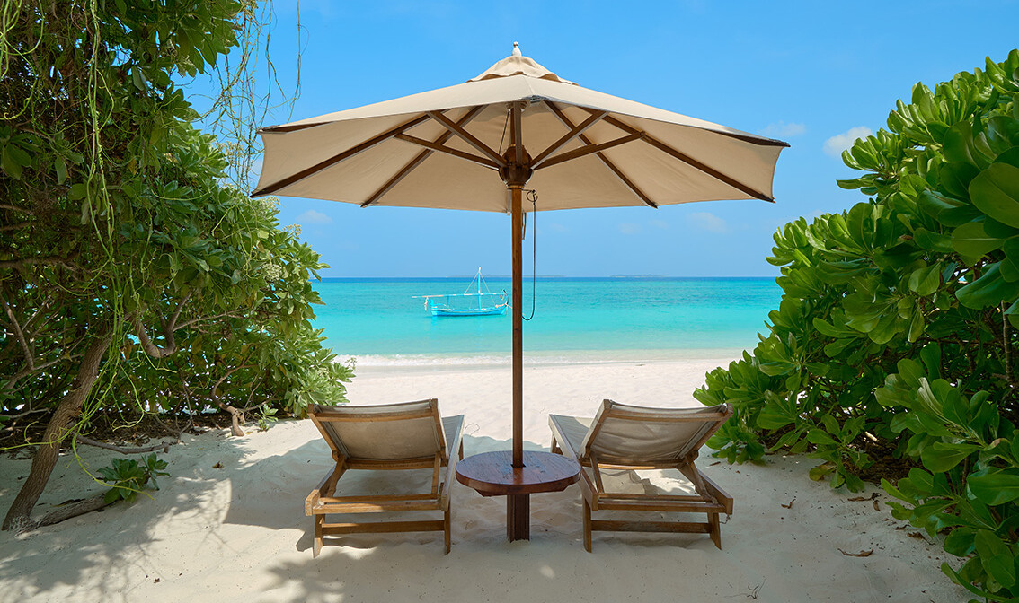 Hoteli Maldivi, The Barefoot Eco Hotel, plaža, ležaljke za opuštanje