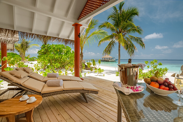 mala_Maldivi, Kudafushi Resort & Spa, Beach Villa
