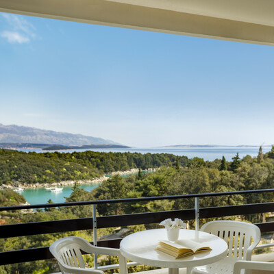 Otok Rab, Eva Sunny Hotel and Residence, family soba, balkon, pogled more