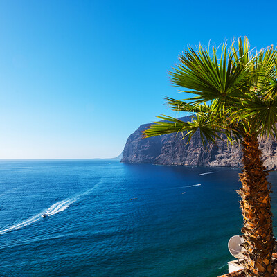 Tenerife, Los Gigantes, pogled na zid pakla, litice Los Gigantes, ljetovanje na mediteranu, 